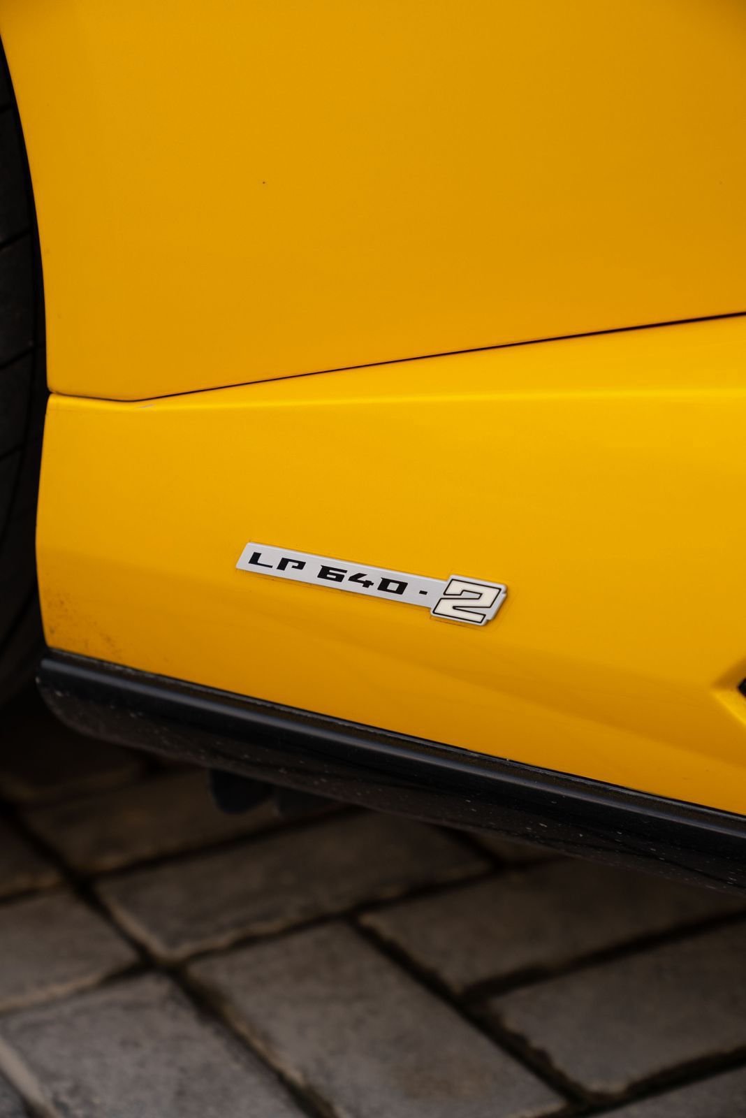 Rent Huracan Tecnica 2023 in Dubai