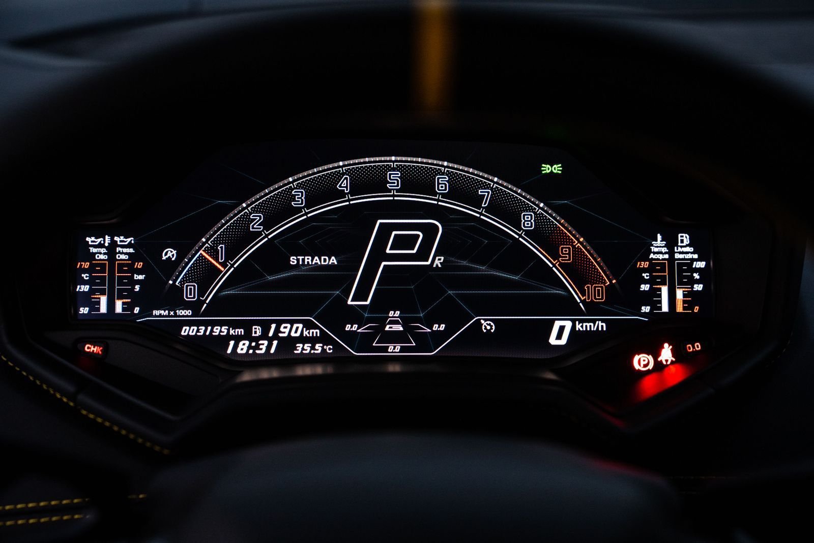 Rent Huracan Tecnica 2023 in Dubai