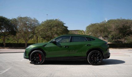 Rent Urus 2022 in Dubai
