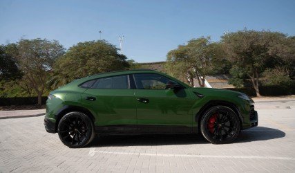 Rent Urus 2022 in Dubai