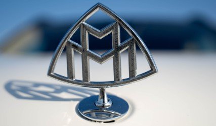 Rent GLS580 2023 in Dubai