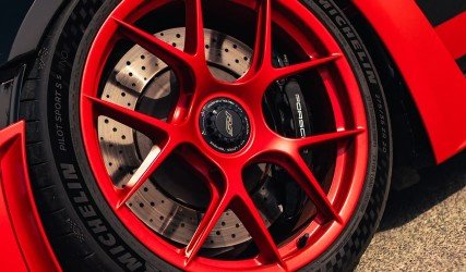 Rent GT3 RS Weissach 2025 in Dubai