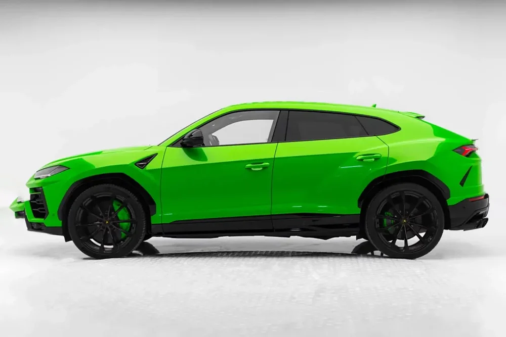 Rent Green Lamborghini Urus (2022) in Dubai