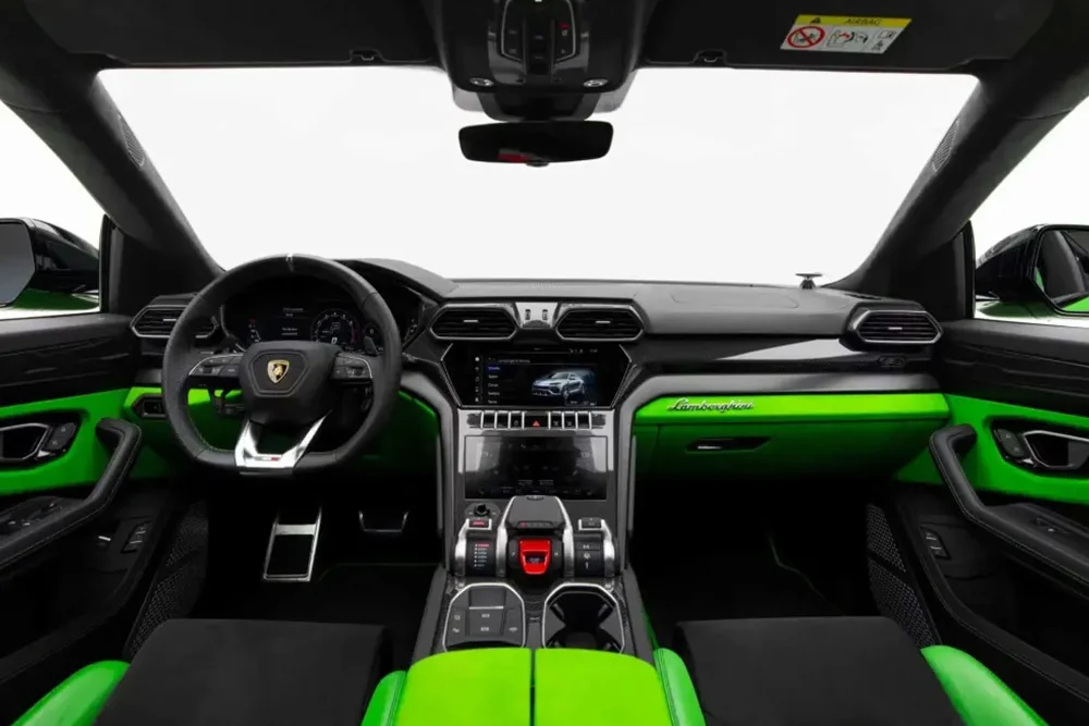 Hire Lamborghini Urus in Dubai