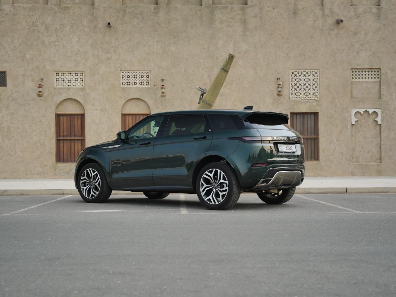 Rent the Range Rover Vogue in Dubai