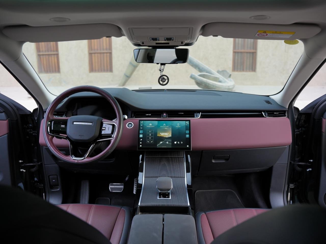 Range Rover Vogue Rental Dubai