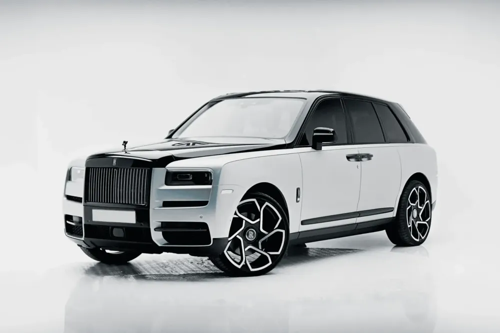 Rent a Rolls-Royce Cullinan Black Badge in Dubai