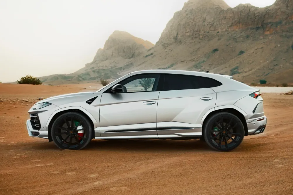 Lamborghini Urus Rental