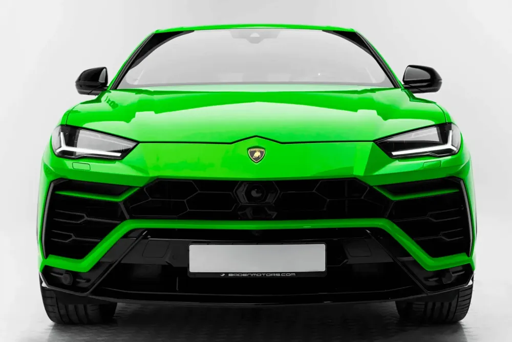 Rent the Lamborghini Urus (2022) in Dubai